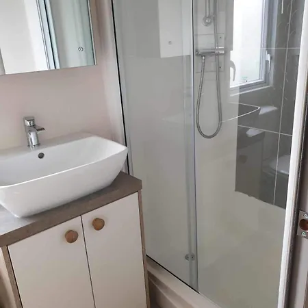 Hot Tub Luxury Caravan 23 Lancaster Tattershall Lakes Exterior photo