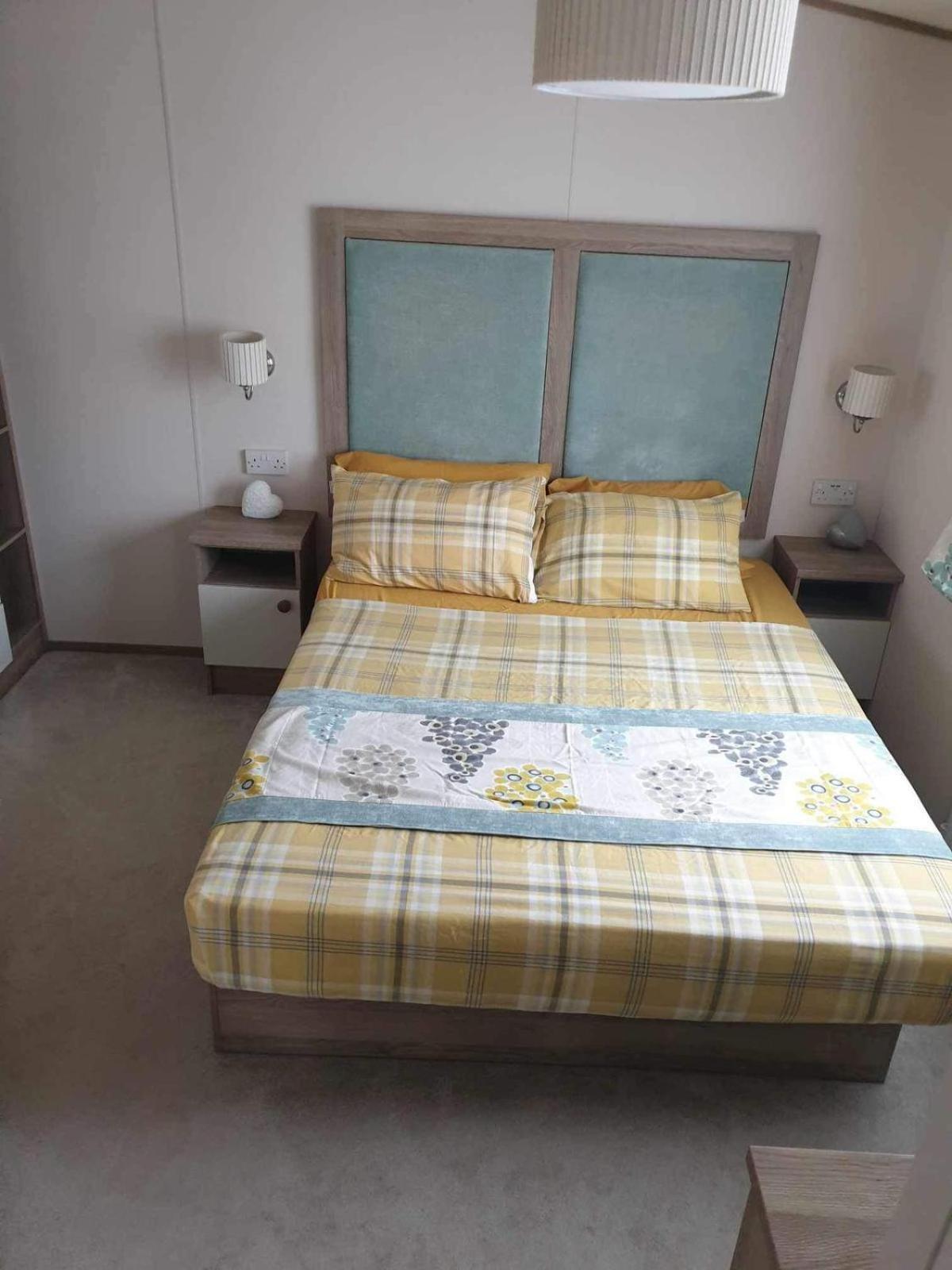 Chalet Hot Tub Luxury Caravan 23 Lancaster Lakes *