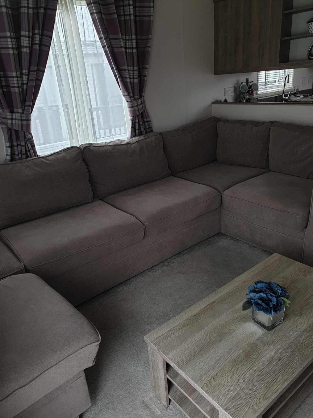 Hot Tub Luxury Caravan 23 Lancaster Lakes Tattershall